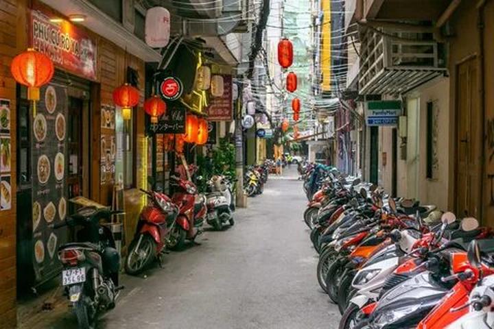 Hotspot Matrix: Biến Phương Oanh diện set đồ 50 thành cơ hội marketing đột phá